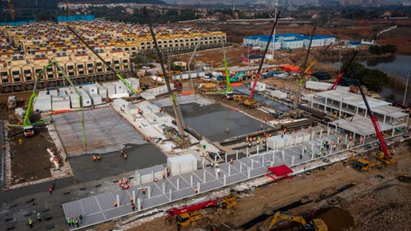 Así marcha la construcción del hospital exprés en Wuhan para frenar el coronavirus