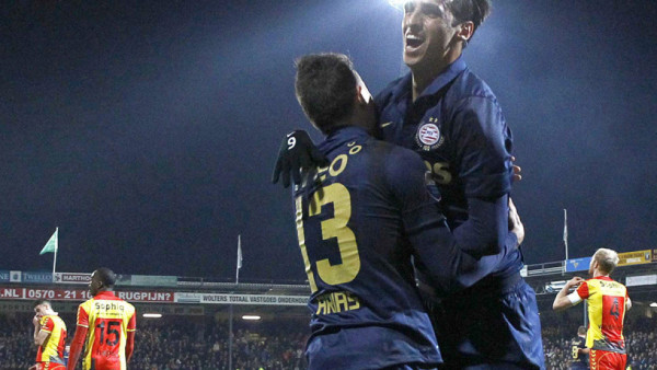 El tico Bryan Ruiz le dio triunfo al PSV en Holanda