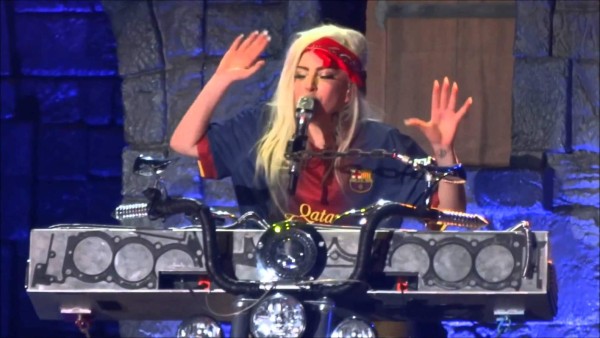 ¡Uno fue portero! Los grandes famosos que son seguidores del Barcelona y Real Madrid