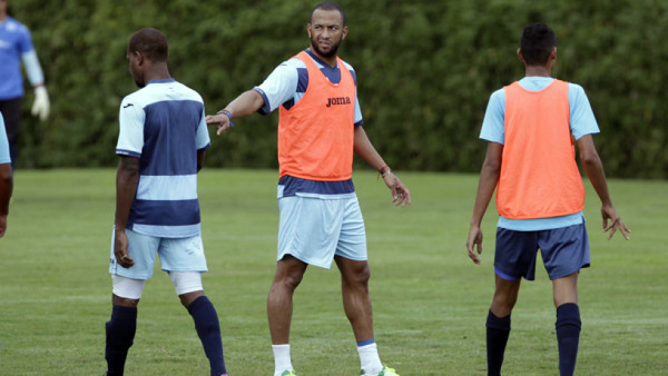 'Muma” Bernárdez y Jerry Bengtson entrenan con Motagua