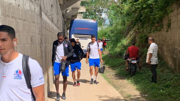 La plantilla melenuda llega al escenario deportivo y el dolor lo tienen presente ante el fallecimiento de Demetri Gordon.