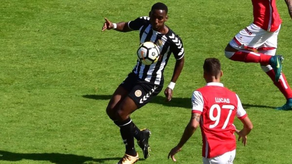 ¡SUBEN Y BAJAN! Así está el futuro de los legionarios hondureños para 2018