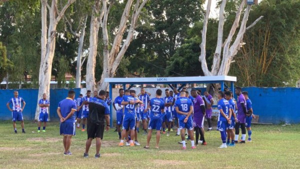 Lágrimas y tristeza: así fue el último día y despedida de 'Chato' Padilla en el Victoria