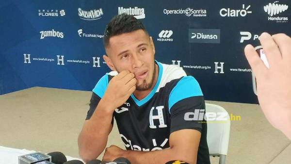 Alex López en conferencia de prensa en el último entrenamiento de la Selección de Honduras de cara a la Copa Oro. Foto: Moisés Valenzuela.