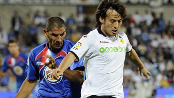 Valencia hace oficial traspaso de Silva