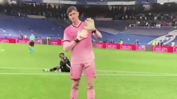 Avergonzados: el dolido gesto de cuatro jugadores del Real Madrid a sus aficionados tras ser goleados por Barcelona