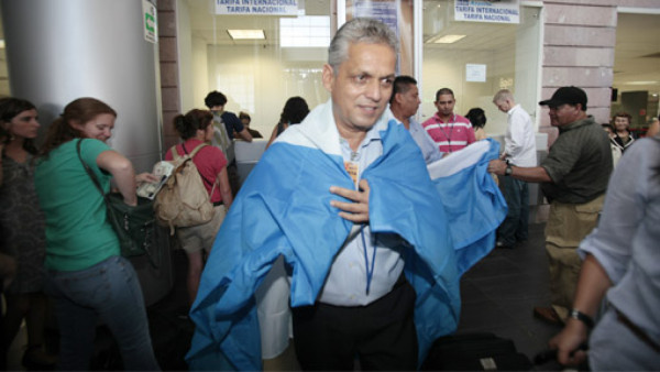 Entre lágrimas se fue Reinaldo Rueda