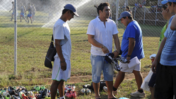 Salvador Cabañas vende pan después de haber perdido todo