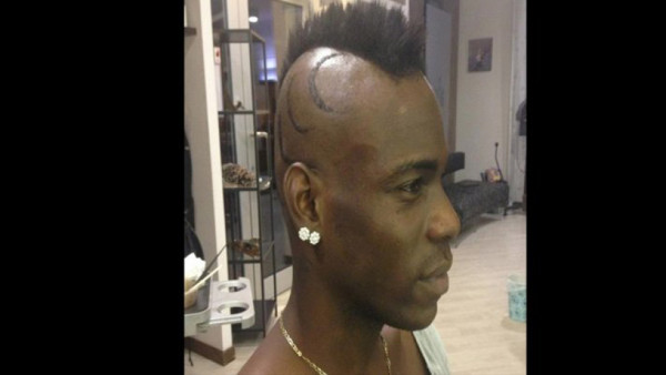 Mario Balotelli publica en Twitter su nuevo look