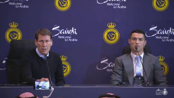 ¡Aclamado por toda la afición! Cristiano Ronaldo se presentó de manera oficial con la camiseta del Al-Nassr en el Mrsool Park