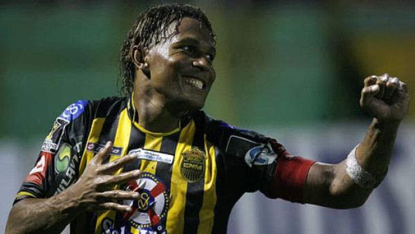 Carlos Pavón suena en el Olimpia