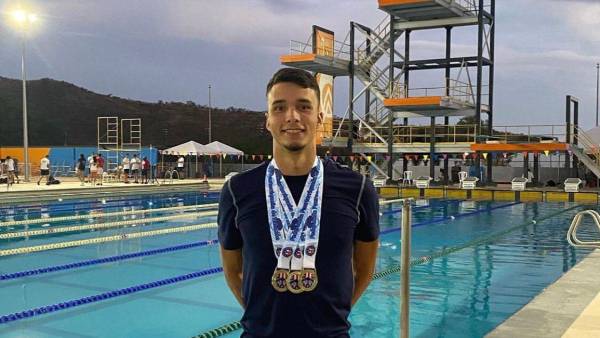 Julio Horrego es uno de los mejores nadadores de Honduras.