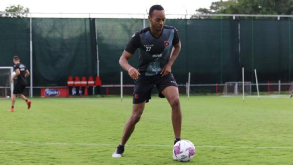 No pueden escupir, saludarse, celebrar goles abrazados y tener contactos en tiros de esquina