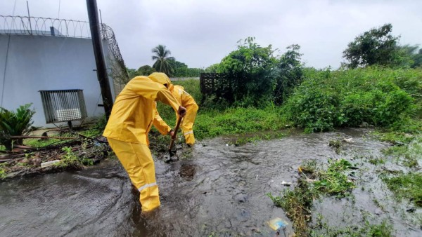 Huracán ETA: Comienzan a evacuar personas en zonas de alto riesgo en Honduras