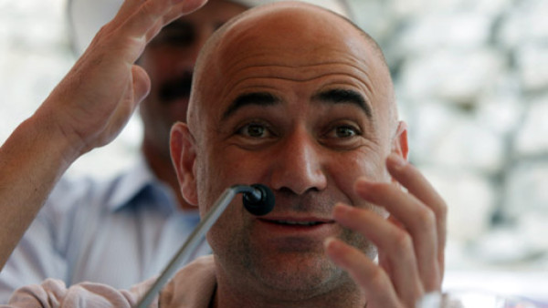 Agassi alabó a Federer