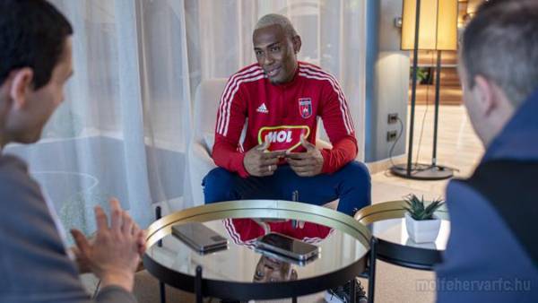 Deiby Flores revela que un compañero no quiso cambiarle el número de camiseta en el Féhervár y la razón por la que eligió el ‘12’