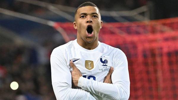Mbappé se queda sin contrato el próximo mes de junio. Su futuro sigue dando de qué hablar en Europa.