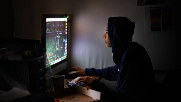 Por tentador que sea, no te desveles jugando; te contamos por qué es mala idea