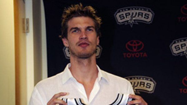 Splitter 'cumplió sueño' en la NBA