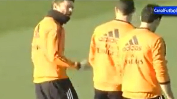 VIDEO: Cristiano y Xabi discuten por Adidas y Nike