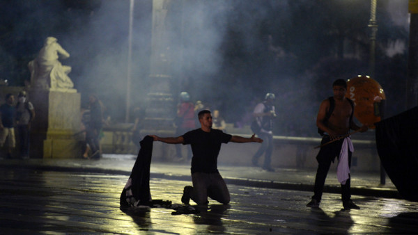 Policía brasileña arrestó y liberó a 230 manifestantes contra el Mundial