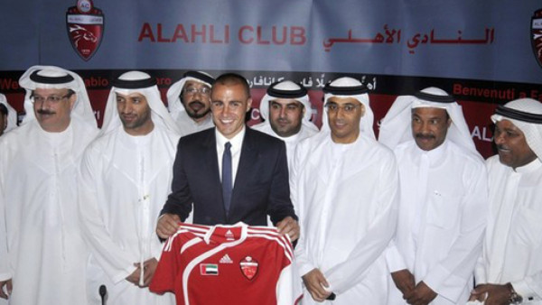 Cannavaro fue presentado en el Al-Ahli