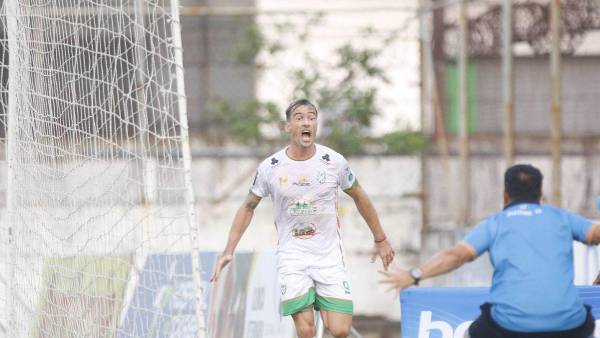 ¡A todo pulmón! El festejo de Álvaro Klusener en el 2-1 provisional del Platense ante el San Juan de Quimistán. FOTO: Neptalí Romero.