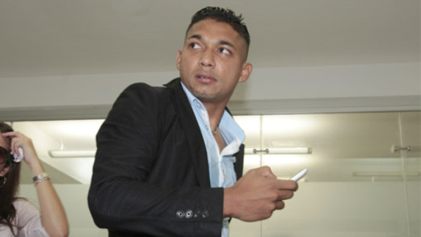 Emilio Izaguirre llega hoy al Celtic
