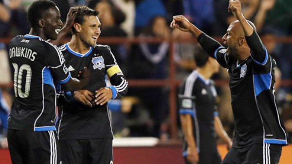 El golazo de Víctor Bernárdez con el San José Earthquakes en la MLS