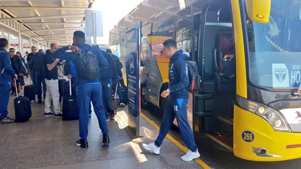 Honduras arriba a Temuco en vuelo chárter para enfrentar a Chile