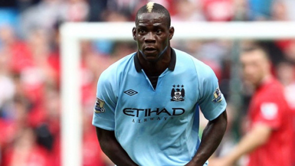 Mario Balotelli ha sido operado de los ojos