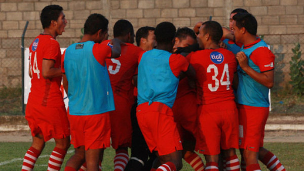 Necaxa se queda en primera división