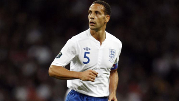 Rio Ferdinand se retira de la selección inglesa