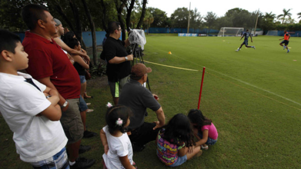 Aficionados de Honduras sí creen en el Aztecazo