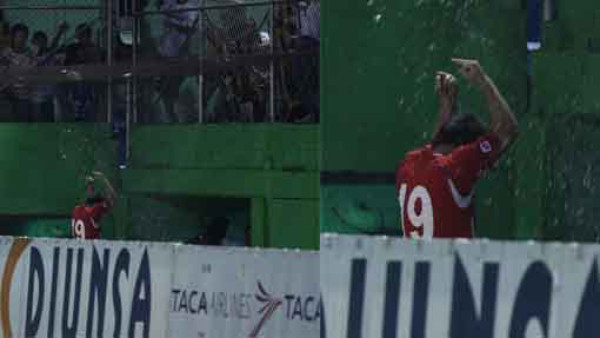 El relajo lo armó el tico Diego Estrada