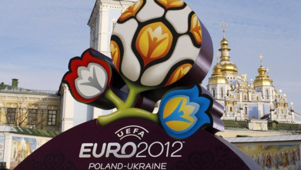 Fanáticos gays de fútbol piden asientos separados en Euro 2012