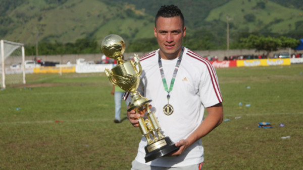 A puros goles, Steven Jiménez quiere brillar en Platense