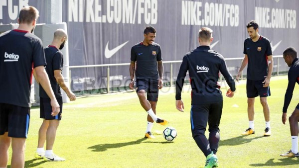 FOTOS: Choco Lozano entrenando al lado de Iniesta, Messi, Piqué y Suárez