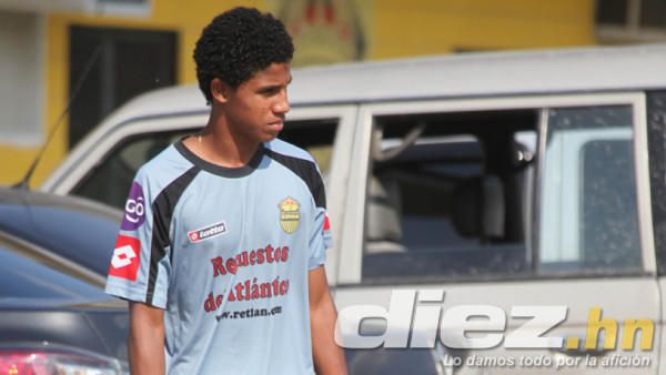 Real España ascendió al equipo de primera al hijo de Carlos Pavón