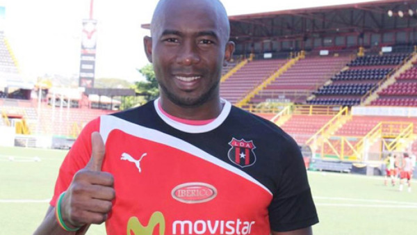 Hermano decidirá el futuro de Jerry en el Alajuelense