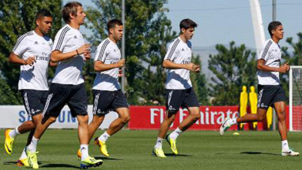 Varane y Coentrao se integran a los entrenamientos del Real Madrid