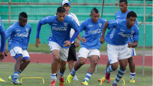 La Selección hizo trabajos tácticos en el Olímpico