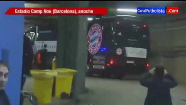 Autobús del Bayern deja olvidado en el Camp Nou a Javi Martínez