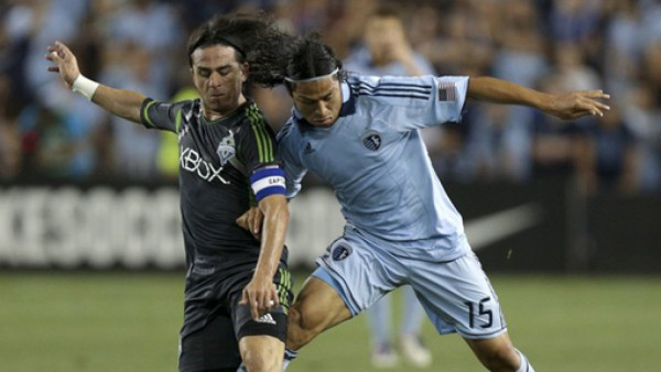 Roger Espinoza es campeón con Kansas