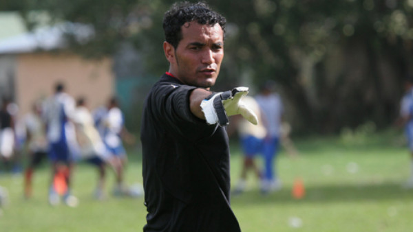 Júnior: 'Estoy capacitado para pelearle el puesto a Noel Valladares'