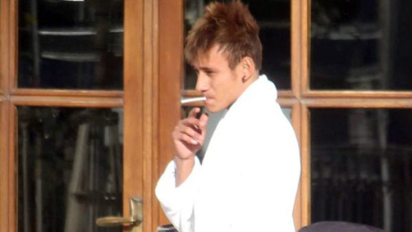 Un falso Neymar fumando engaña a los italianos
