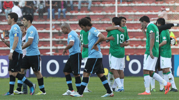 Uruguay sigue en picada al ser goleada por Bolivia