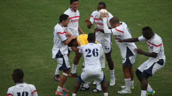 En Victoria olvidan sus penas y disfrutan