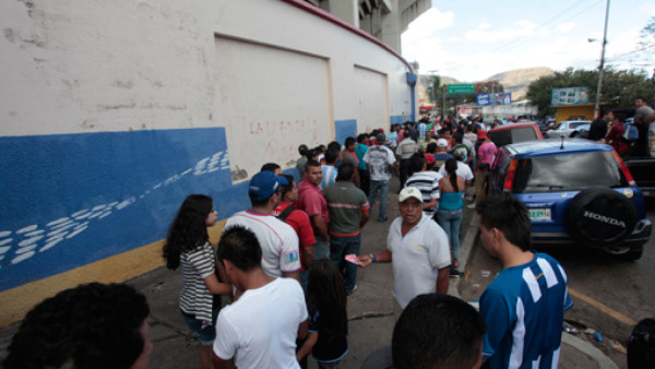 Abarrotaron taquilla del estadio Nacional previo al Olimpia-Victoria