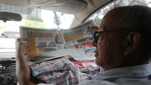 La historia con un ecuatoriano de 77 años que respira por su selección
